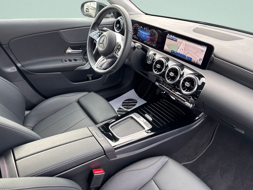 Mercedes-Benz Třídy A Hatchback 1,3 l 120 kw