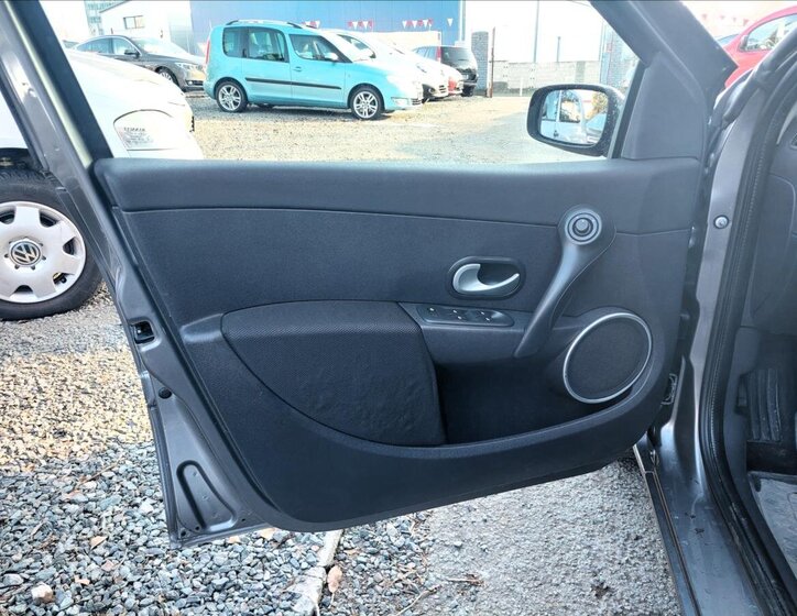 Renault Clio Kombi 1,1 l 74 kw
