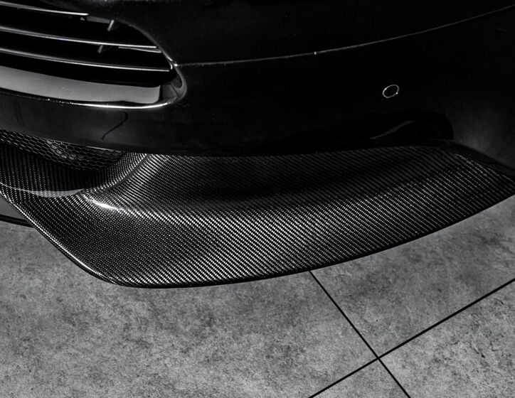 Aston Martin Vanquish 14