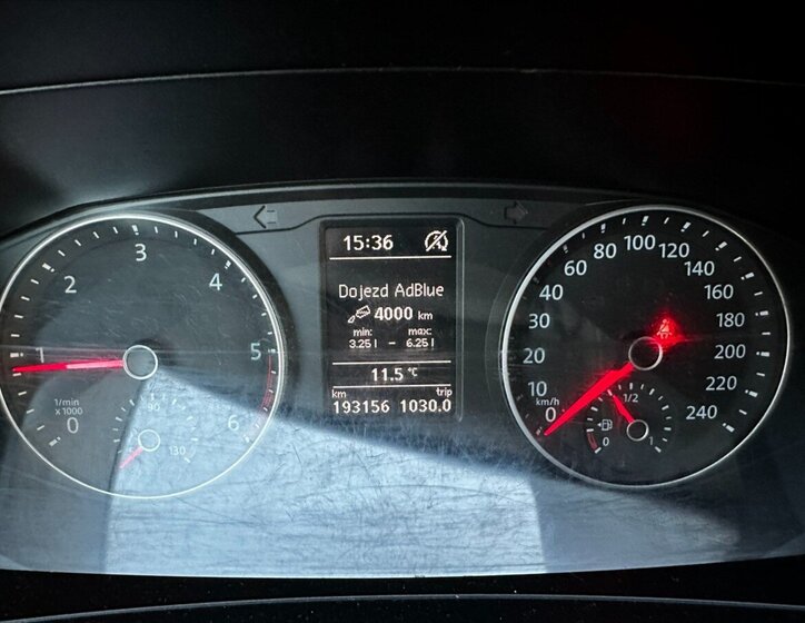 Volkswagen Caravelle Kombi 2,0 l 75 kw