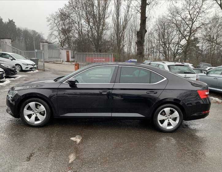 Škoda Superb Liftback 1,5 l 110 kw