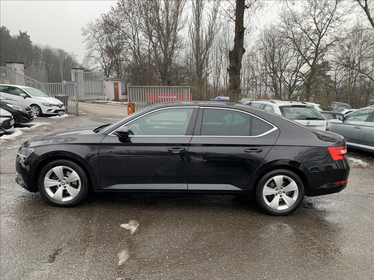 Škoda Superb Liftback 1,5 l 110 kw