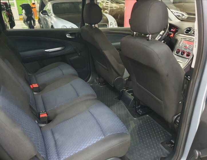 Ford Galaxy MPV 2,0 l 107 kw