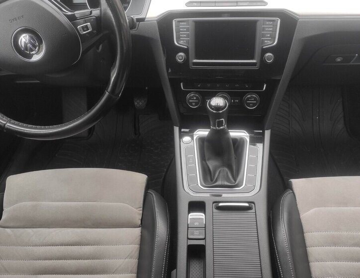 Volkswagen Passat Sedan / Limuzína 0,0 110 kw