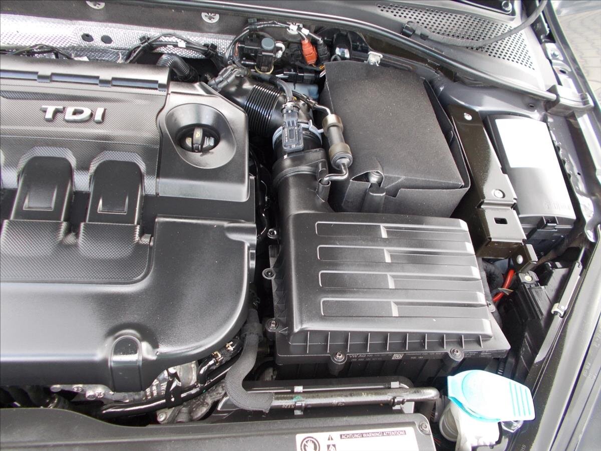 Volkswagen Golf Kombi 1,6 l 81 kw