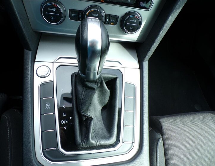 Volkswagen Passat Kombi 2,0 l 110 kw