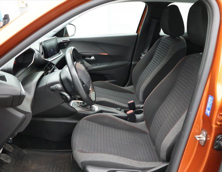 Peugeot 2008 SUV / Terénní 1,2 l 74 kw