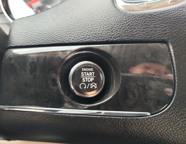 Lancia Voyager MPV 2,8 l 120 kw