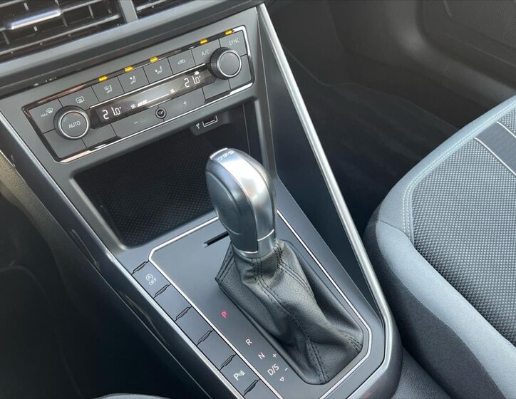 Volkswagen Polo Hatchback 999,0 85 kw