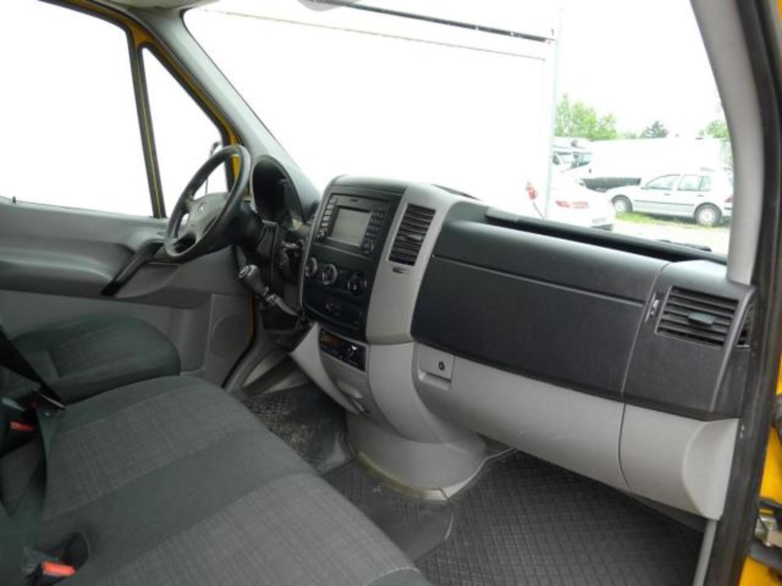 Mercedes-Benz Sprinter 10