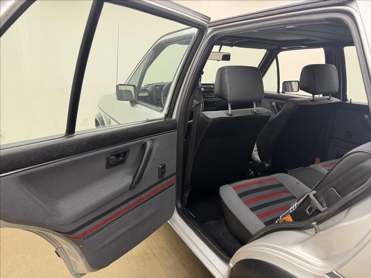 Volkswagen Golf Sedan / Limuzína 1,8 l 79 kw