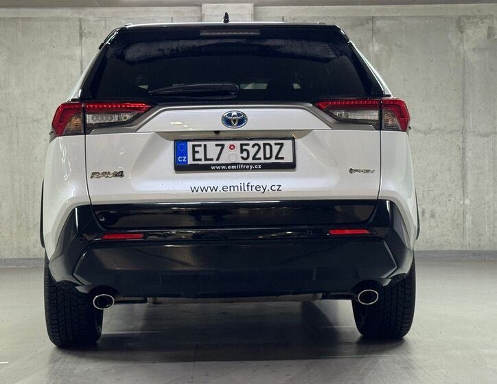 Toyota RAV4 SUV 2,5 l 228 kw