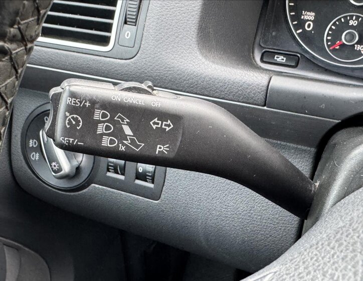 Volkswagen Touran MPV 1,6 l 77 kw