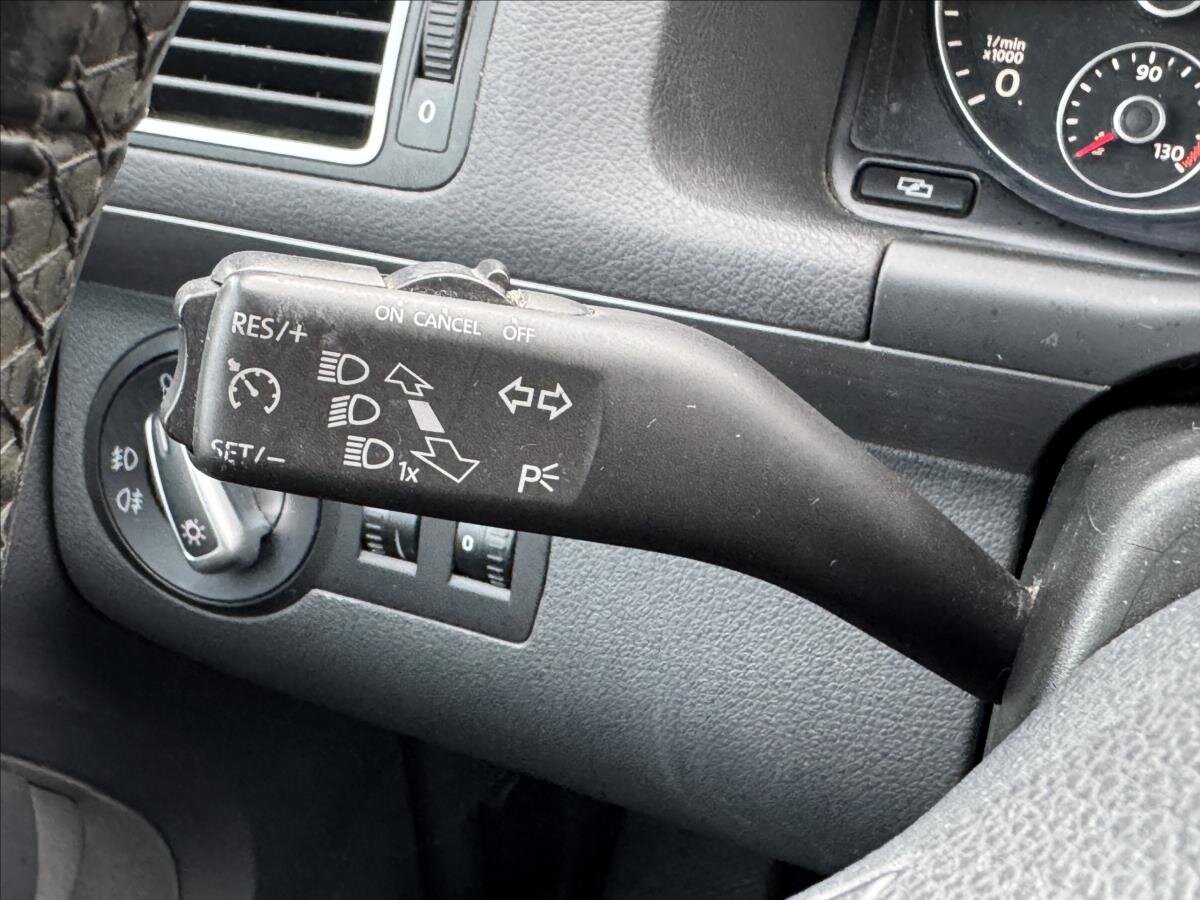 Volkswagen Touran MPV 1,6 l 77 kw