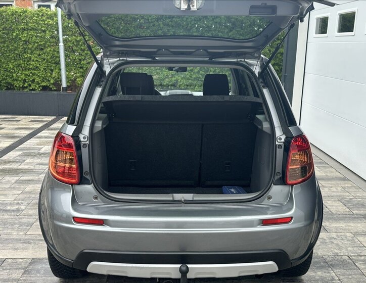Suzuki SX4 Hatchback 2,0 l 99 kw