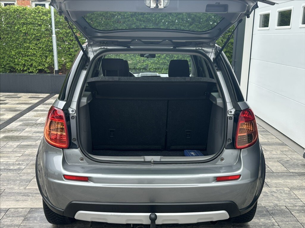 Suzuki SX4 Hatchback 2,0 l 99 kw