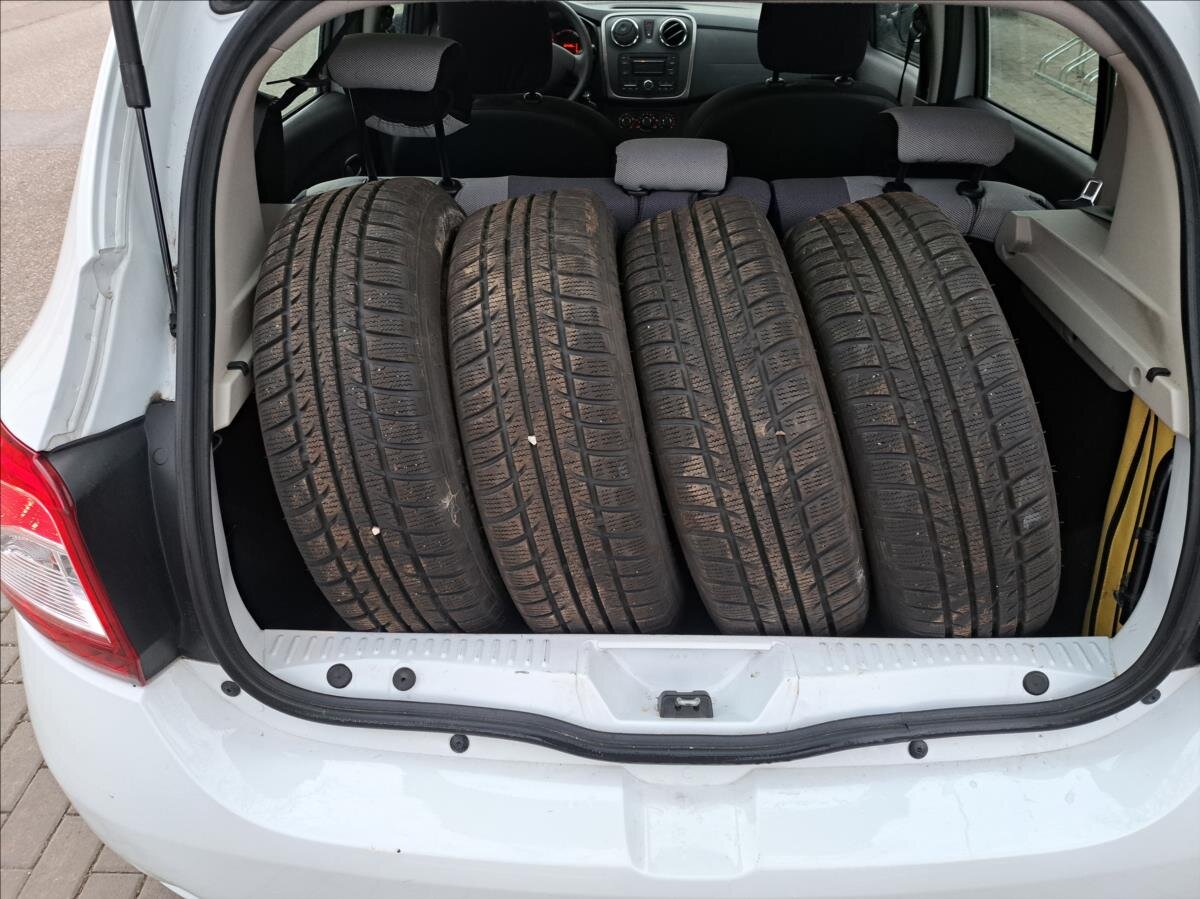 Dacia Sandero Hatchback 1,1 l 54 kw