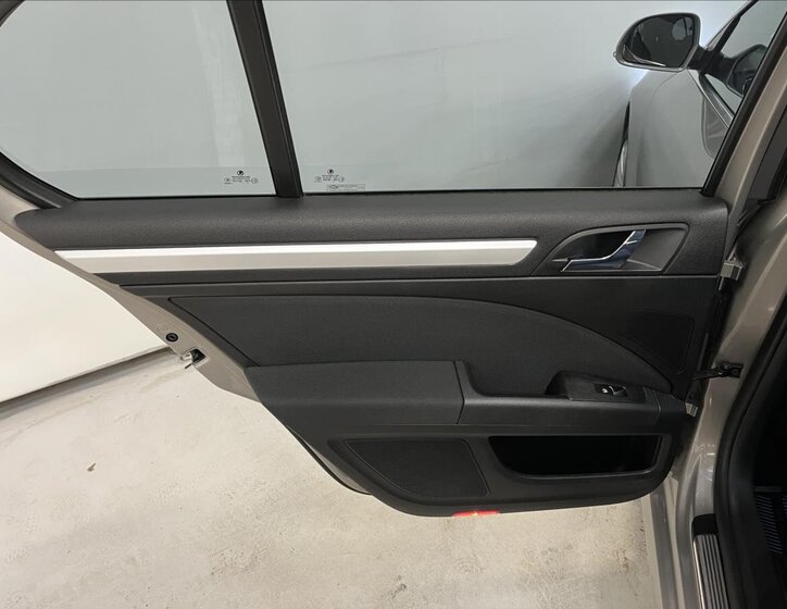 Škoda Superb Liftback 2,0 l 103 kw