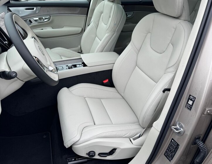 Volvo XC90 SUV / Terénní 2,0 l 184 kw