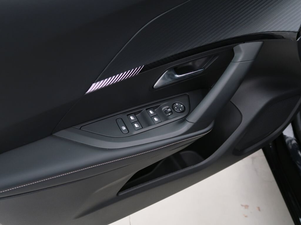 Peugeot 2008 SUV / Terénní 1,2 l 74 kw