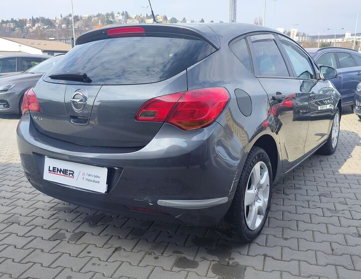 Opel Astra Hatchback 1,4 l 74 kw