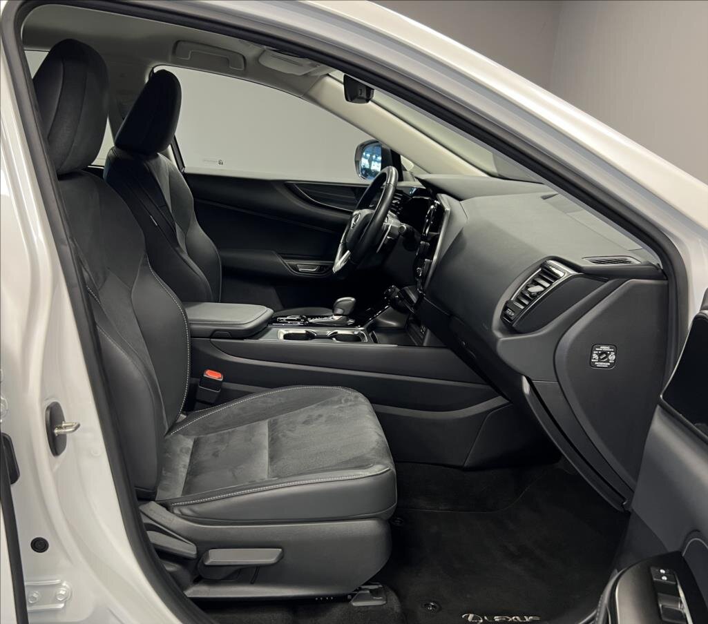 Lexus NX 350h SUV 2,5 l 179 kw