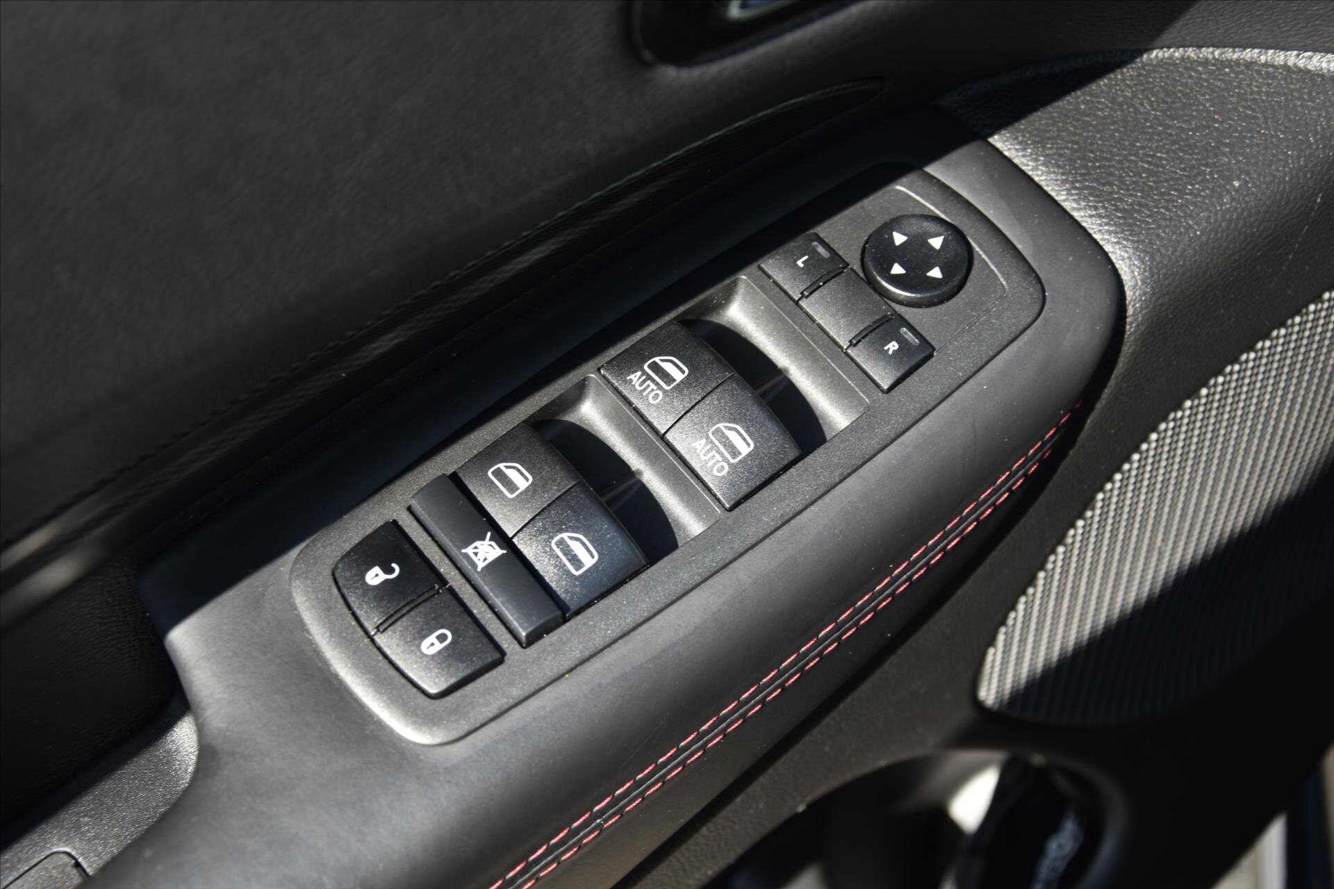 Dodge Durango SUV / Terénní 5,7 l 268 kw