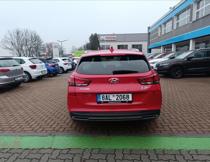 Hyundai i30 Kombi 998,0 88 kw