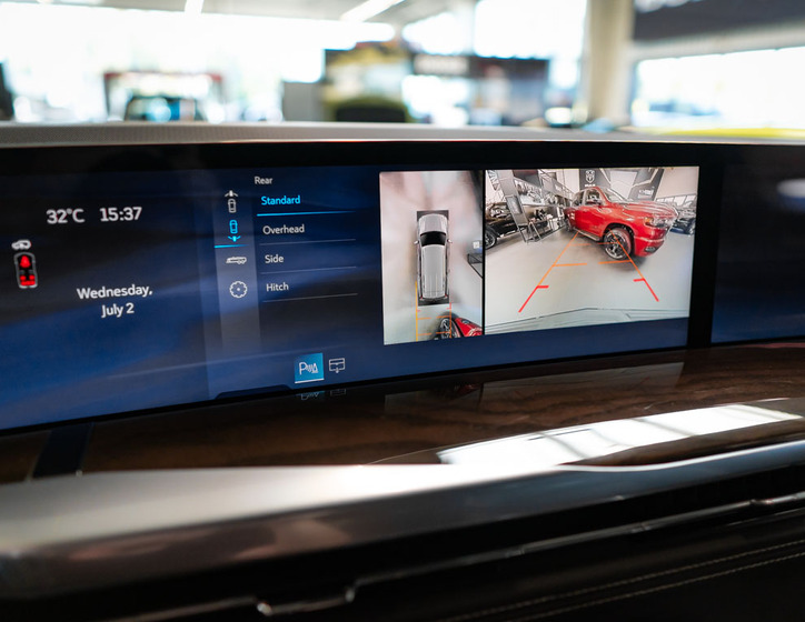 Cadillac Escalade 33