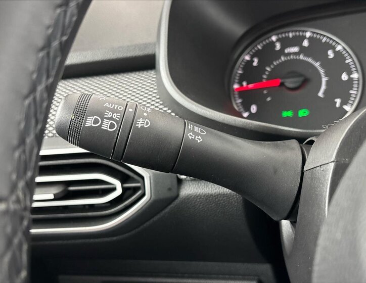 Dacia Sandero Hatchback 999,0 67 kw