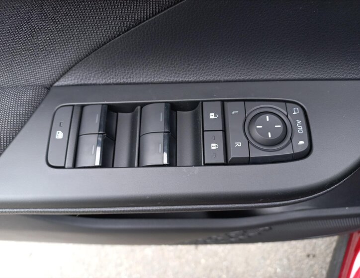 Toyota C-HR Hatchback 2,0 l 112 kw