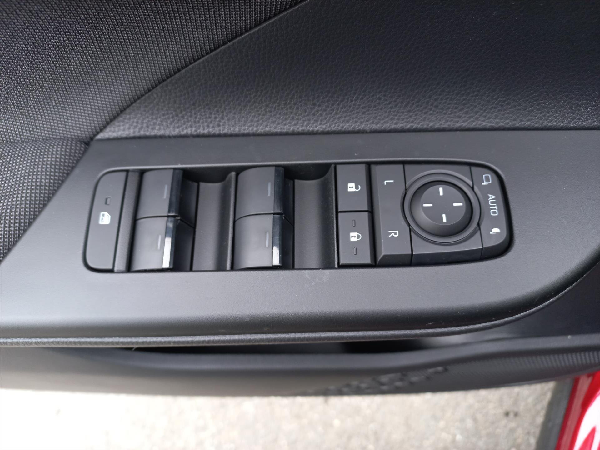 Toyota C-HR Hatchback 2,0 l 112 kw