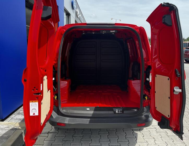 Ford Transit Courier 8