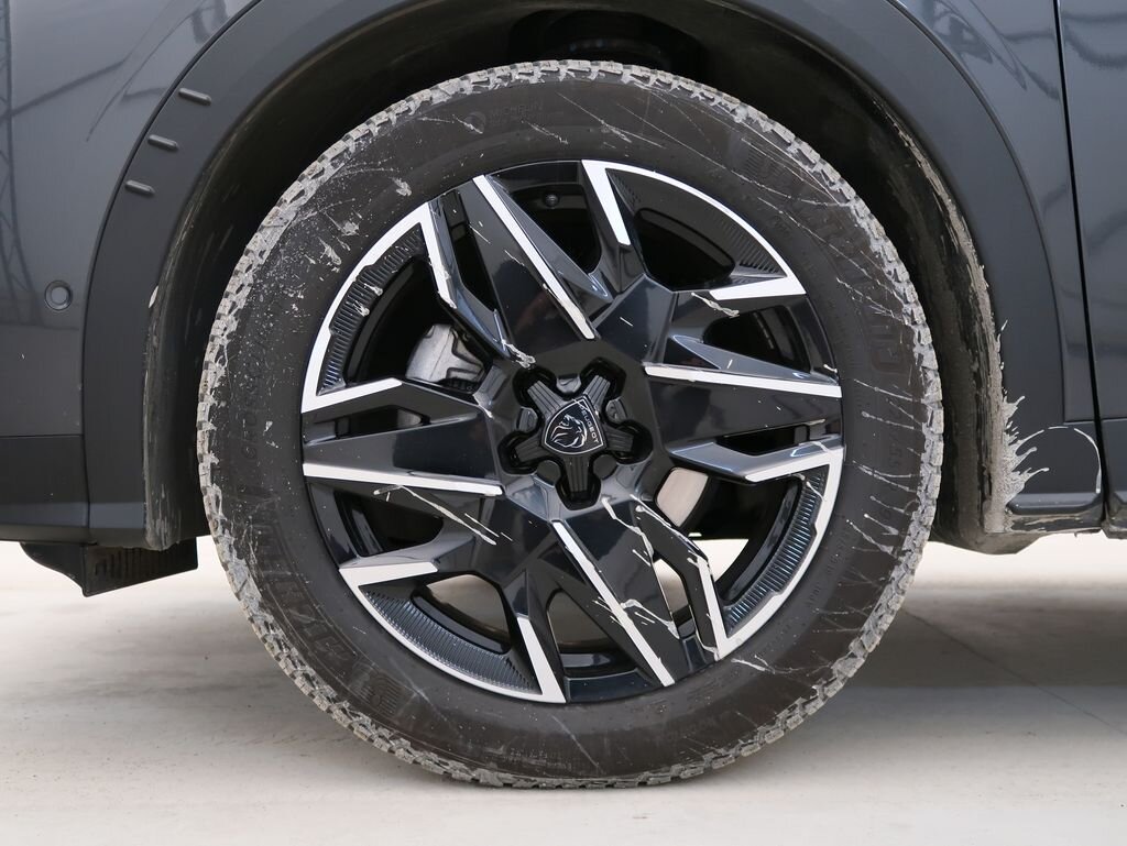 Peugeot 3008 SUV 1,2 l 100 kw