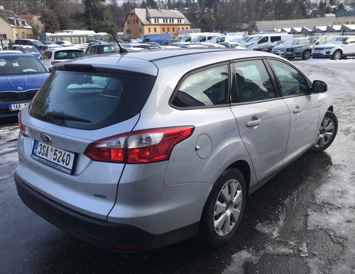 Ford Focus Kombi 998,0 92 kw