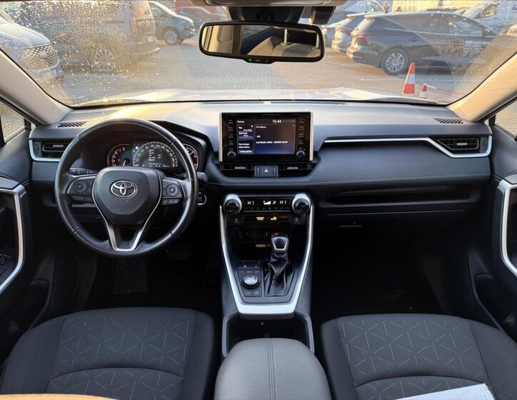 Toyota RAV4 SUV / Terénní 2,0 l 129 kw