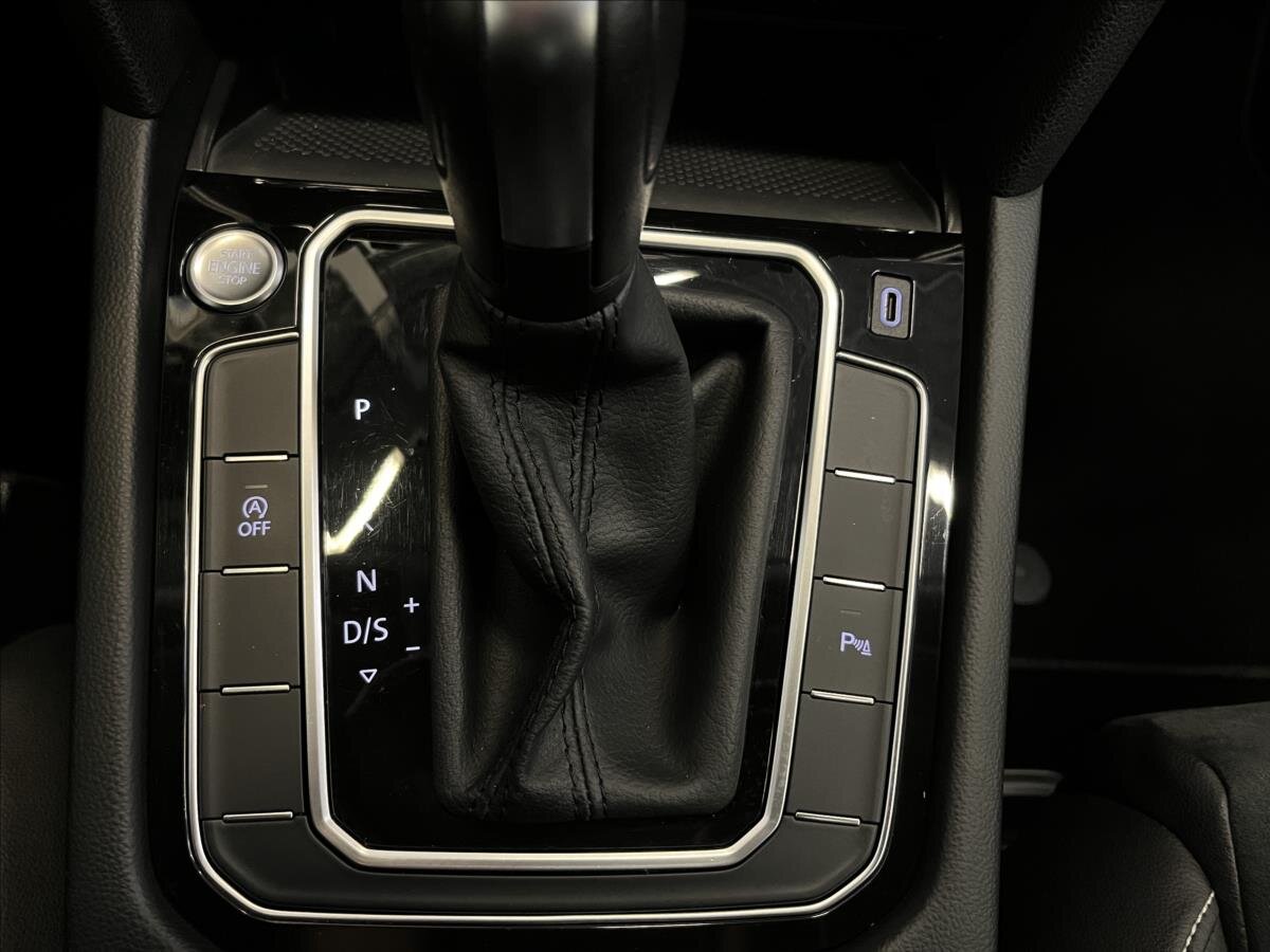 Volkswagen Passat Sedan / Limuzína 1,5 l 110 kw