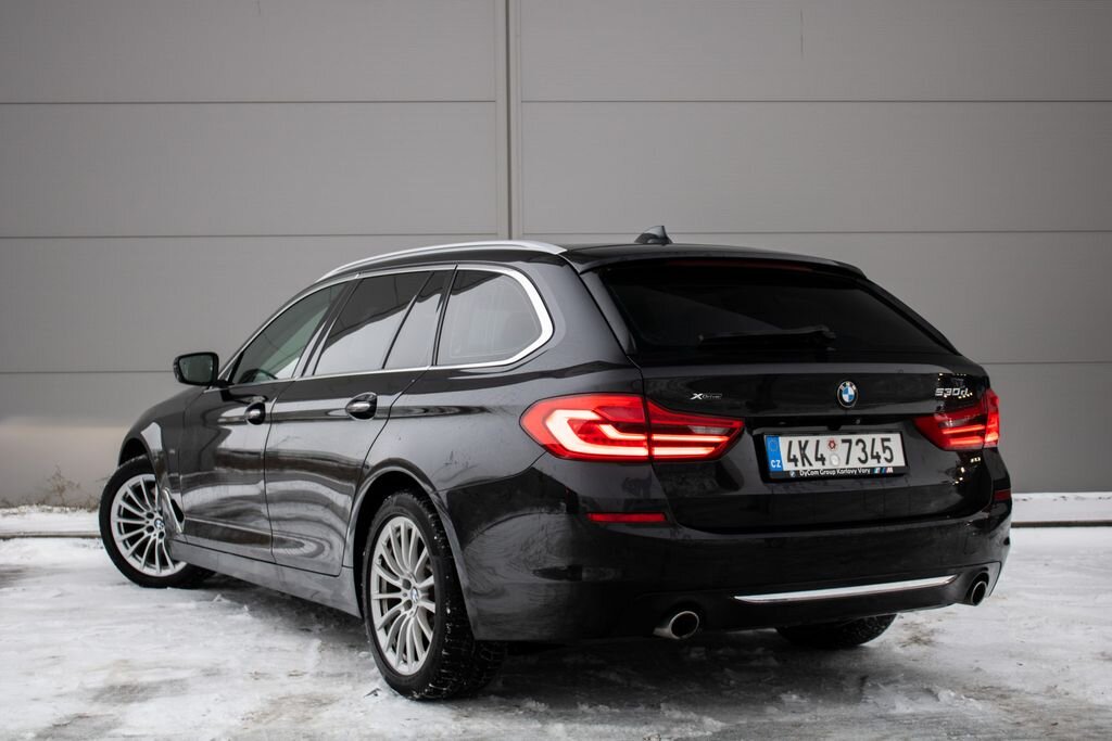 BMW Řada 5 Kombi 3,0 l 195 kw