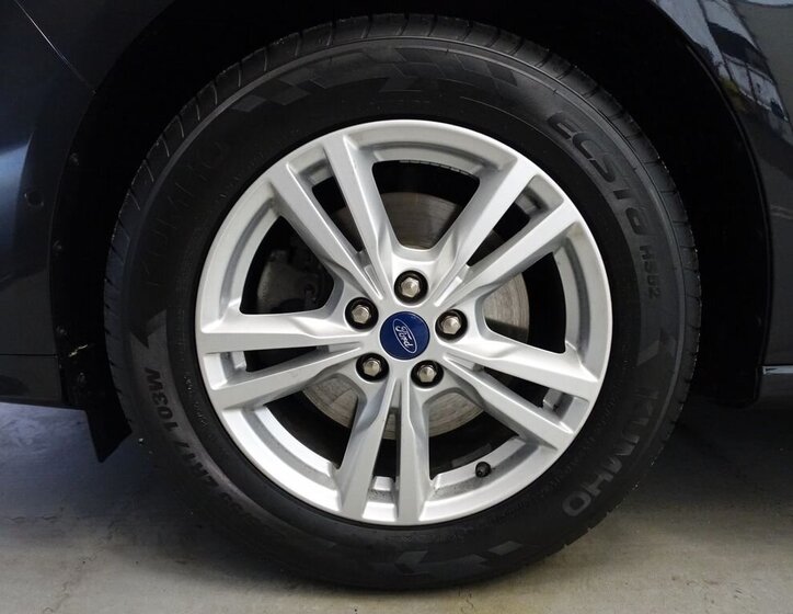 Ford S-MAX MPV 2,5 l 140 kw