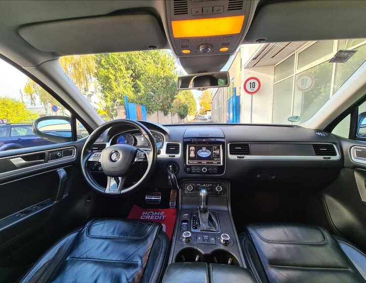 Volkswagen Touareg SUV 4,1 l 250 kw