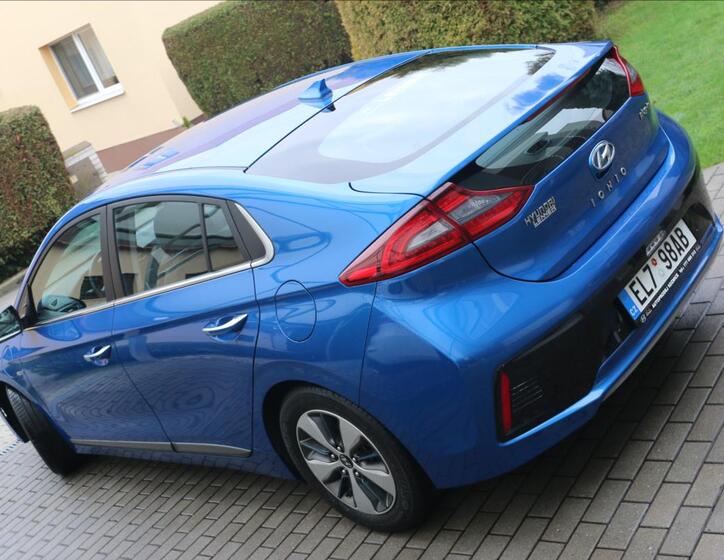 Hyundai IONIQ 17