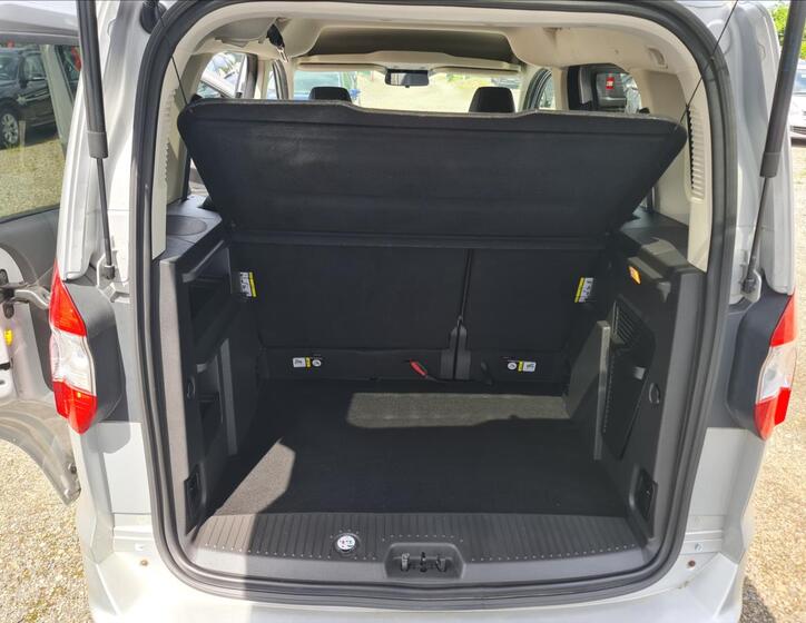 Ford Tourneo Courier 13