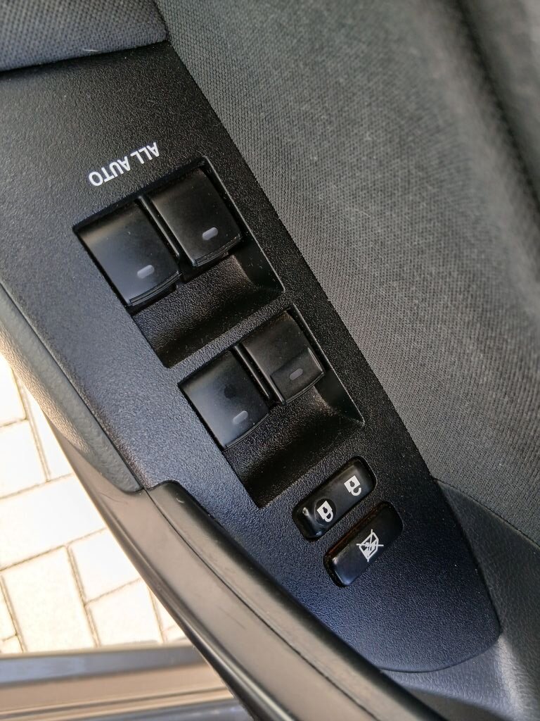 Toyota Corolla Sedan / Limuzína 1,6 l 97 kw