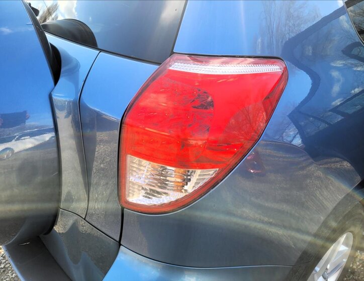 Toyota RAV4 SUV / Terénní 2,2 l 100 kw