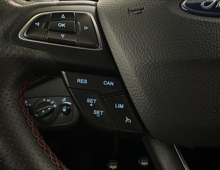 Ford Kuga SUV 1,5 l 110 kw