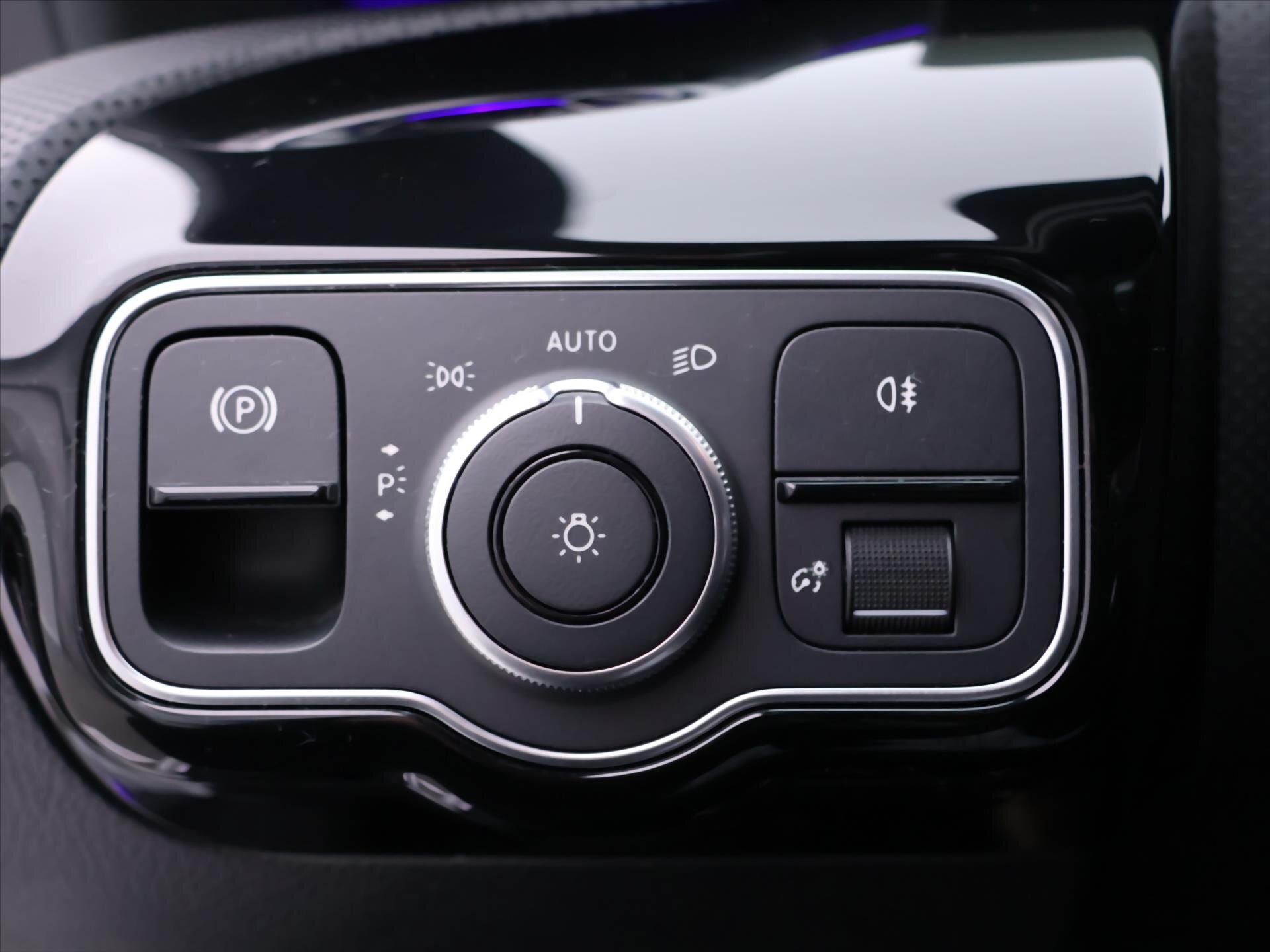 Mercedes-Benz Třídy A Sedan / Limuzína 1,3 l 118 kw