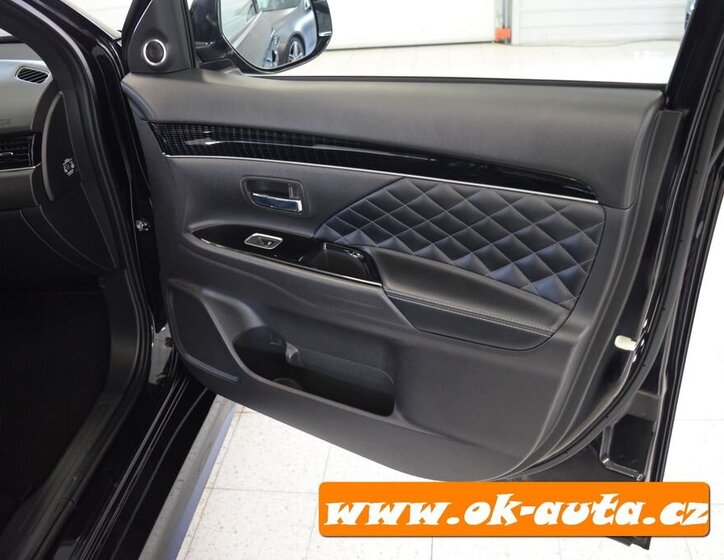 Mitsubishi Outlander SUV 0,0 0