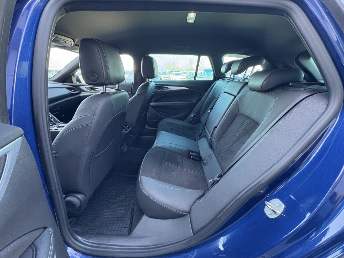 Opel Insignia Kombi 2,0 l 128 kw