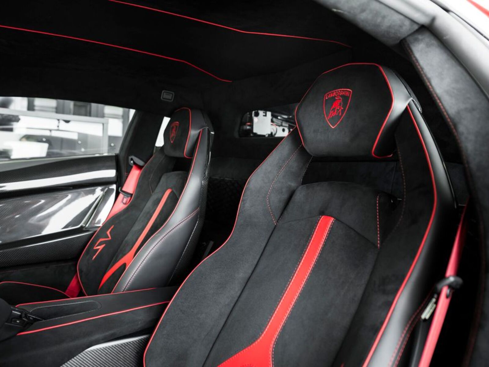 Lamborghini Aventador 7