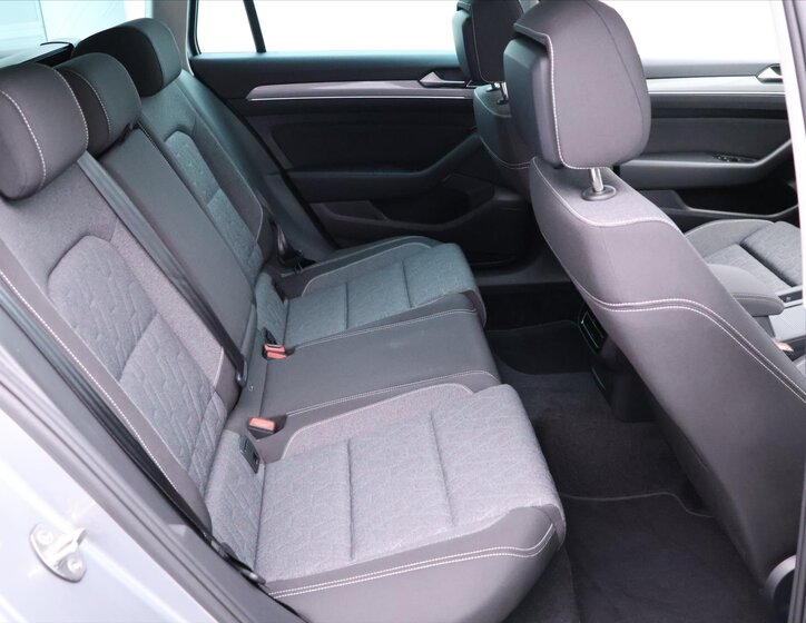 Volkswagen Passat 13